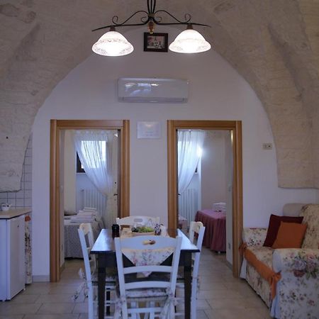 Valle D'Itria Trullo Sovrano Sul Monte Cisternino Luaran gambar