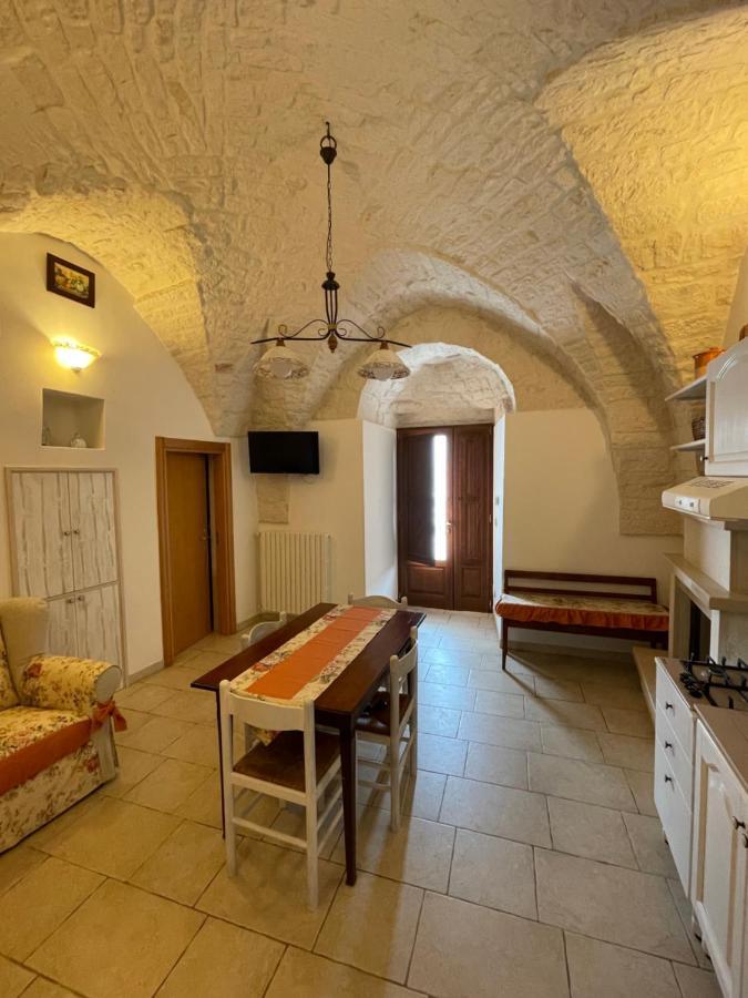 Valle D'Itria Trullo Sovrano Sul Monte Cisternino Luaran gambar