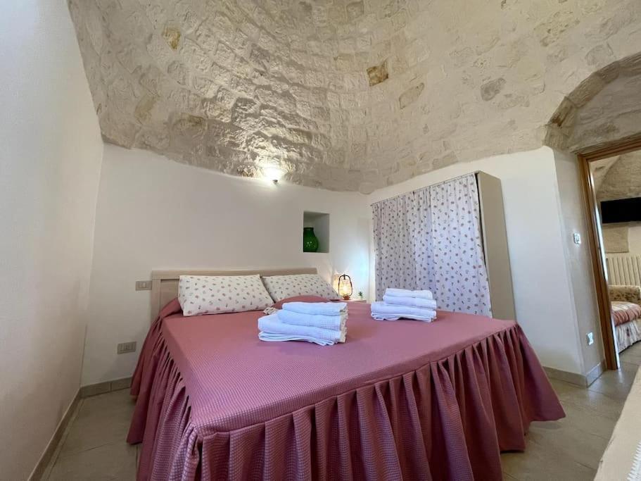Valle D'Itria Trullo Sovrano Sul Monte Cisternino Luaran gambar