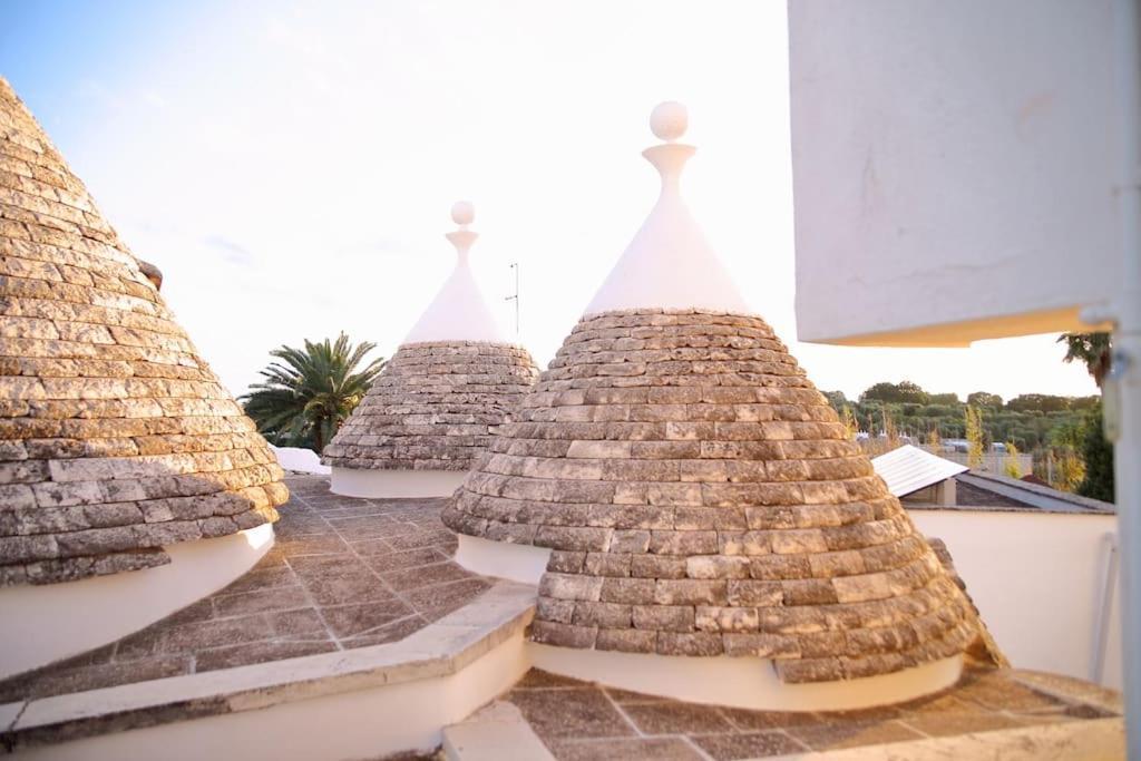 Valle D'Itria Trullo Sovrano Sul Monte Cisternino Luaran gambar