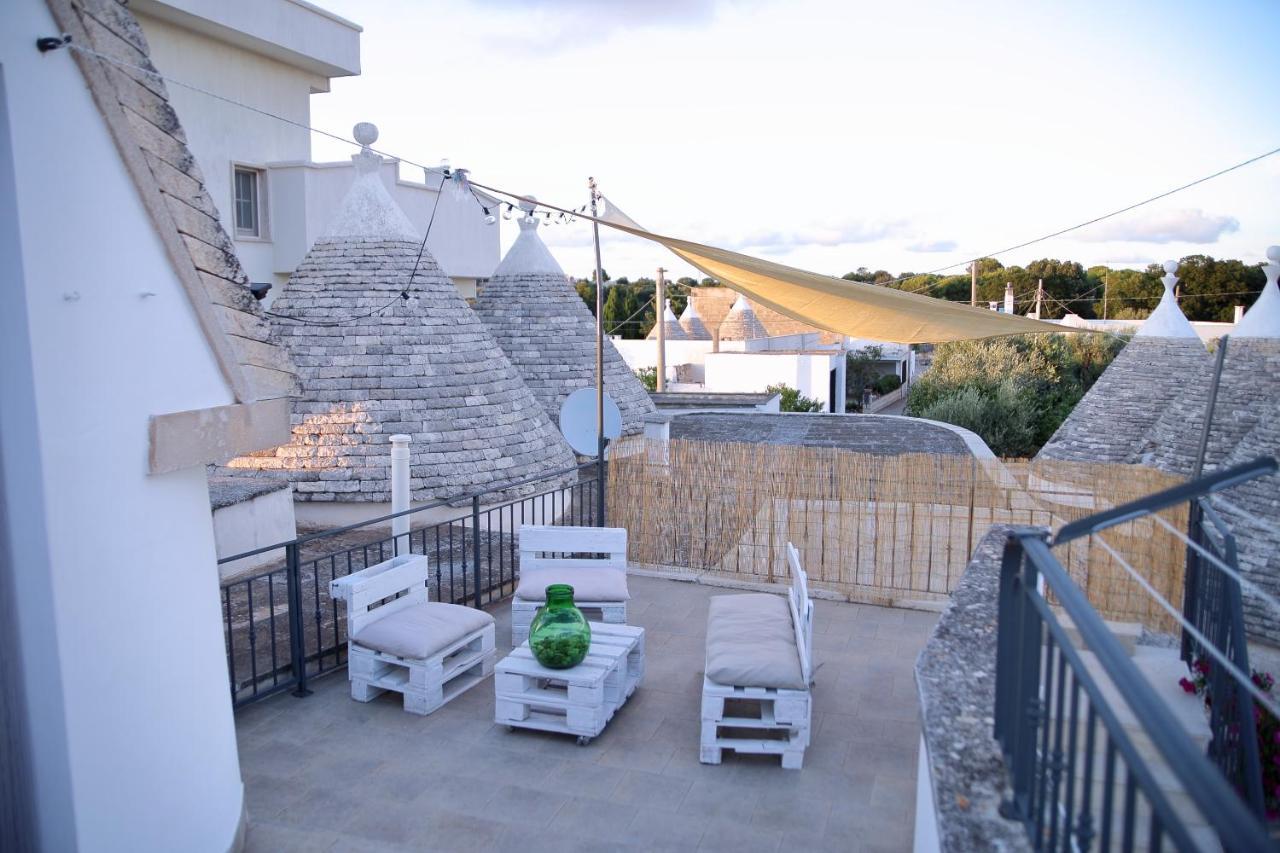 Valle D'Itria Trullo Sovrano Sul Monte Cisternino Luaran gambar
