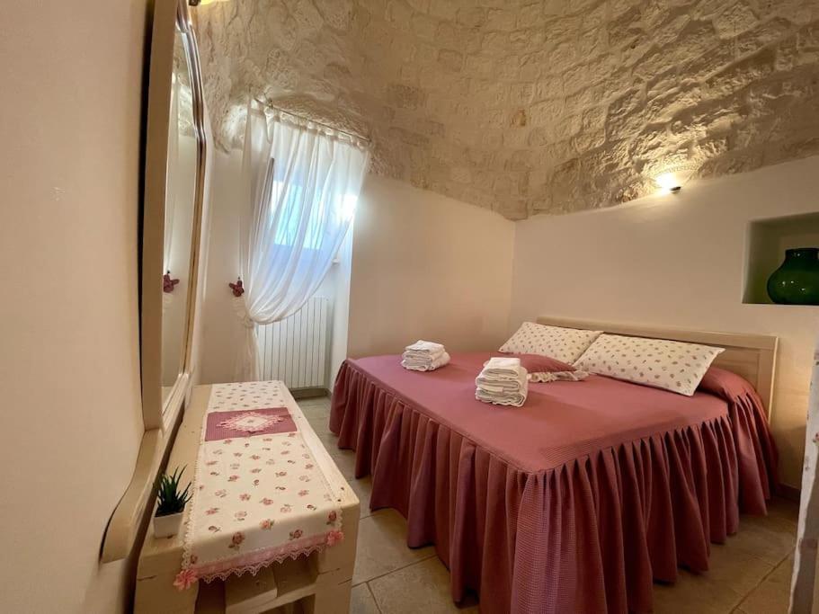 Valle D'Itria Trullo Sovrano Sul Monte Cisternino Luaran gambar